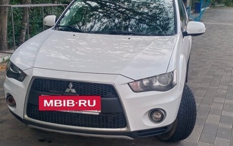 Mitsubishi Outlander III рестайлинг 3, 2010 год, 1 350 000 рублей, 10 фотография