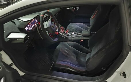Lamborghini Huracán, 2018 год, 22 000 000 рублей, 6 фотография