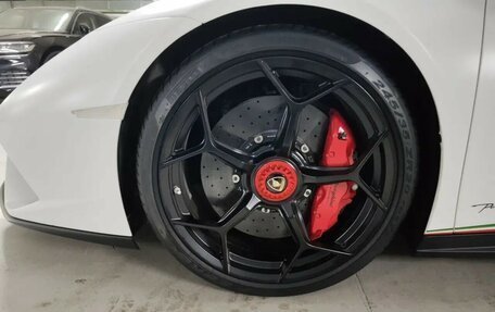 Lamborghini Huracán, 2018 год, 22 000 000 рублей, 15 фотография