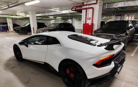 Lamborghini Huracán, 2018 год, 22 000 000 рублей, 14 фотография