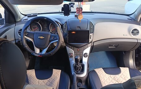 Chevrolet Cruze II, 2013 год, 550 000 рублей, 9 фотография