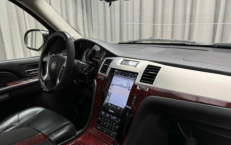 Cadillac Escalade III, 2008 год, 2 149 000 рублей, 8 фотография