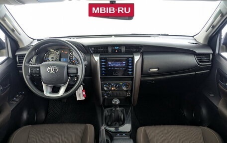 Toyota Fortuner II, 2019 год, 3 335 000 рублей, 14 фотография