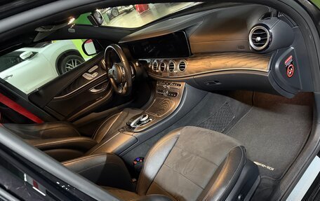 Mercedes-Benz E-Класс, 2019 год, 3 575 000 рублей, 17 фотография