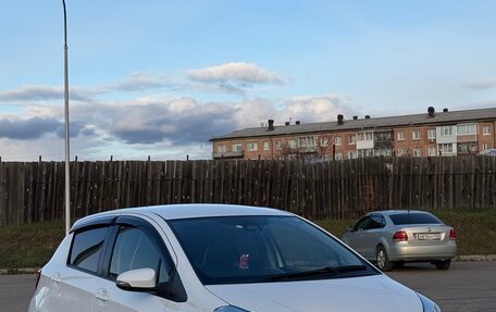 Toyota Vitz, 2020 год, 980 000 рублей, 2 фотография