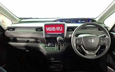 Honda Freed II, 2022 год, 1 550 000 рублей, 12 фотография