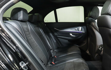 Mercedes-Benz E-Класс, 2019 год, 3 390 000 рублей, 10 фотография