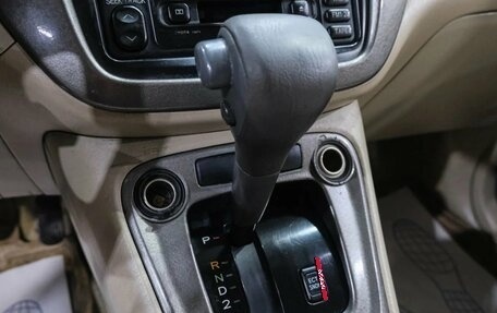 Toyota Highlander III, 2002 год, 1 099 000 рублей, 24 фотография