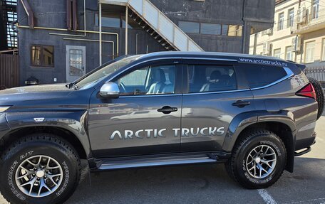 Mitsubishi Pajero Sport III рестайлинг, 2022 год, 5 200 000 рублей, 4 фотография