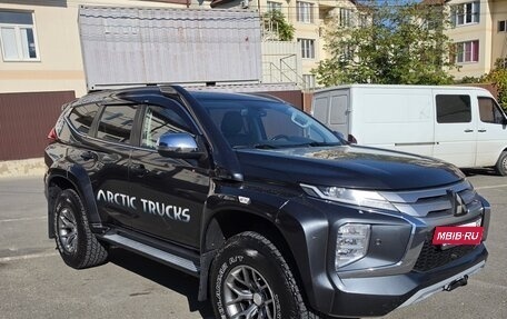Mitsubishi Pajero Sport III рестайлинг, 2022 год, 5 200 000 рублей, 9 фотография