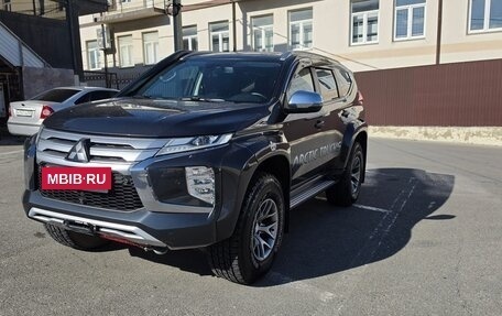 Mitsubishi Pajero Sport III рестайлинг, 2022 год, 5 200 000 рублей, 3 фотография