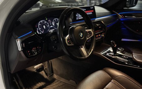 BMW 5 серия, 2018 год, 4 000 000 рублей, 6 фотография