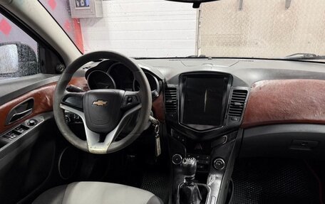 Chevrolet Cruze II, 2010 год, 390 000 рублей, 11 фотография