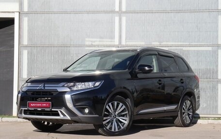 Mitsubishi Outlander III рестайлинг 3, 2020 год, 2 350 000 рублей, 1 фотография