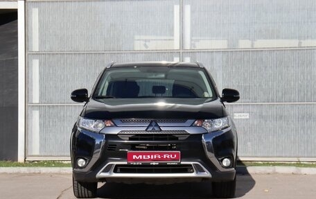 Mitsubishi Outlander III рестайлинг 3, 2020 год, 2 350 000 рублей, 2 фотография