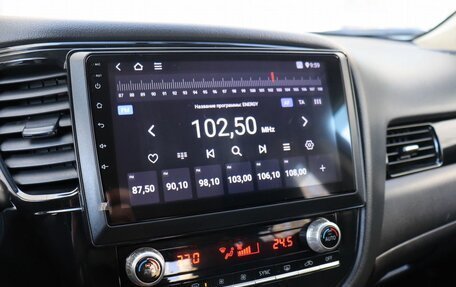 Mitsubishi Outlander III рестайлинг 3, 2020 год, 2 350 000 рублей, 20 фотография
