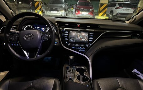 Toyota Camry, 2020 год, 2 600 000 рублей, 5 фотография