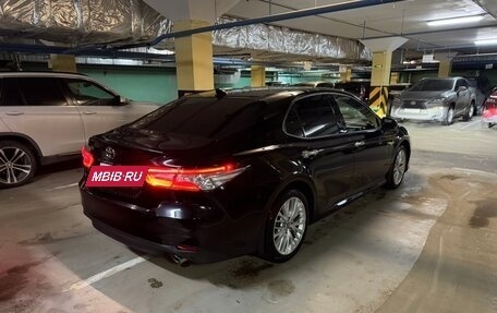 Toyota Camry, 2020 год, 2 600 000 рублей, 3 фотография