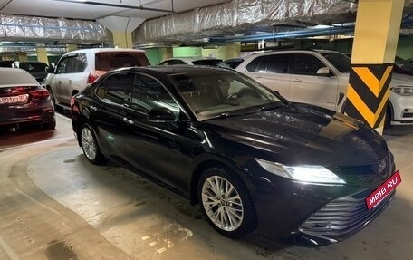Toyota Camry, 2020 год, 2 600 000 рублей, 2 фотография
