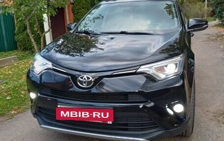 Toyota RAV4, 2018 год, 3 000 000 рублей, 2 фотография