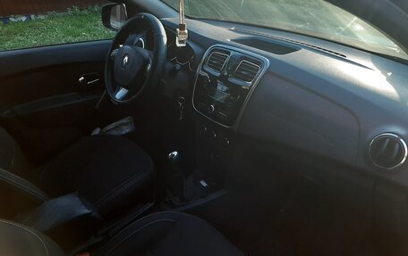 Renault Logan II, 2017 год, 590 000 рублей, 8 фотография