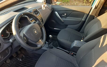 Renault Logan II, 2017 год, 590 000 рублей, 7 фотография