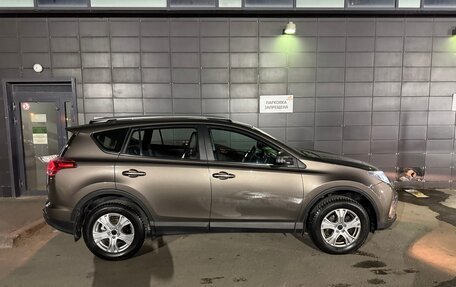 Toyota RAV4, 2017 год, 3 100 000 рублей, 2 фотография