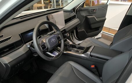 Toyota RAV4, 2025 год, 4 390 000 рублей, 8 фотография