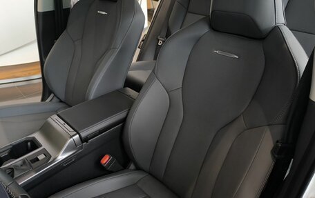 Toyota RAV4, 2025 год, 4 390 000 рублей, 9 фотография