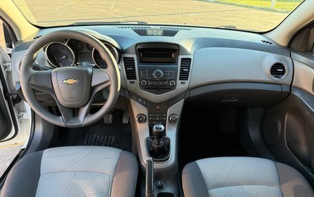 Chevrolet Cruze II, 2010 год, 650 000 рублей, 12 фотография