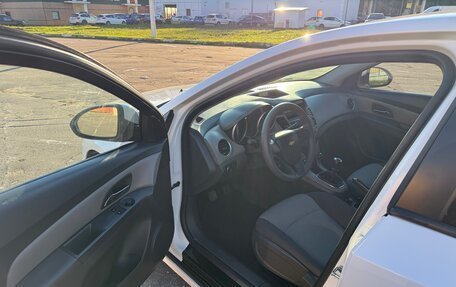 Chevrolet Cruze II, 2010 год, 650 000 рублей, 10 фотография