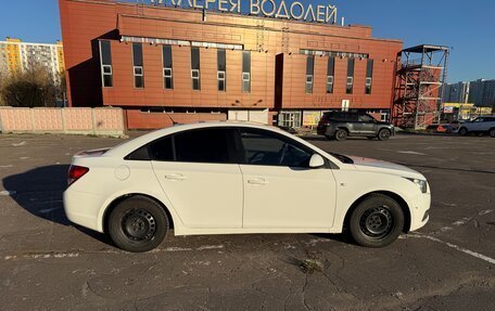 Chevrolet Cruze II, 2010 год, 650 000 рублей, 4 фотография