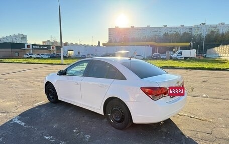 Chevrolet Cruze II, 2010 год, 650 000 рублей, 7 фотография