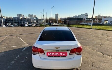 Chevrolet Cruze II, 2010 год, 650 000 рублей, 6 фотография