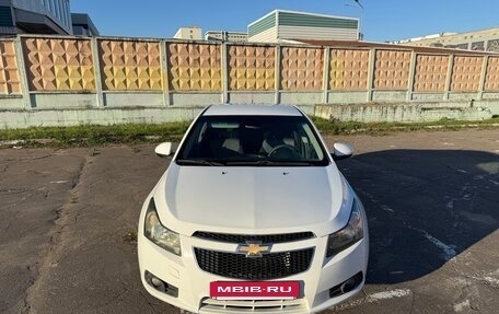 Chevrolet Cruze II, 2010 год, 650 000 рублей, 2 фотография