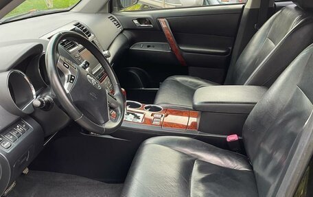 Toyota Highlander III, 2012 год, 1 850 000 рублей, 6 фотография