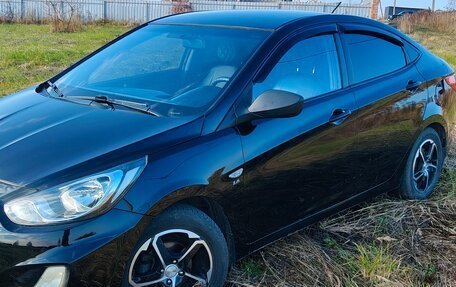 Hyundai Solaris II рестайлинг, 2014 год, 730 000 рублей, 2 фотография