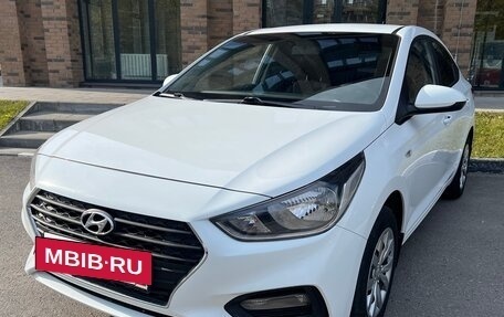 Hyundai Solaris II рестайлинг, 2017 год, 950 000 рублей, 3 фотография