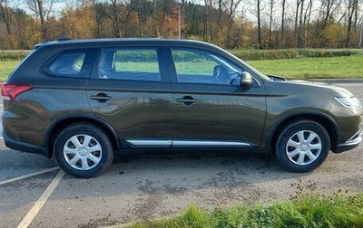 Mitsubishi Outlander III рестайлинг 3, 2018 год, 1 850 000 рублей, 1 фотография