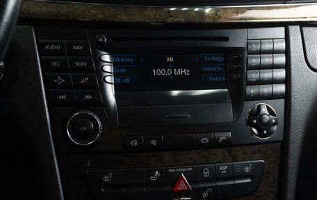 Mercedes-Benz E-Класс, 2004 год, 1 099 000 рублей, 22 фотография