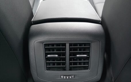 Volkswagen T-Roc I, 2025 год, 3 550 000 рублей, 21 фотография
