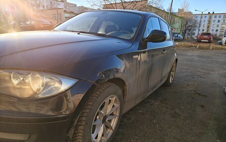 BMW 1 серия, 2010 год, 700 000 рублей, 2 фотография