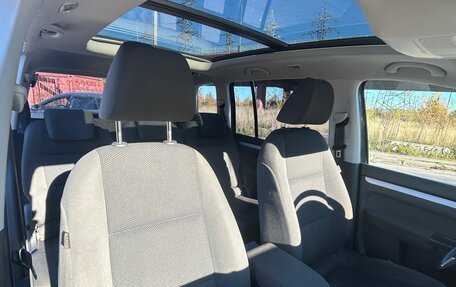 Volkswagen Touran III, 2011 год, 899 000 рублей, 6 фотография