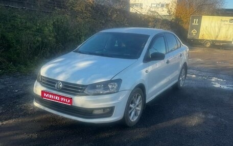 Volkswagen Polo VI (EU Market), 2015 год, 270 000 рублей, 1 фотография