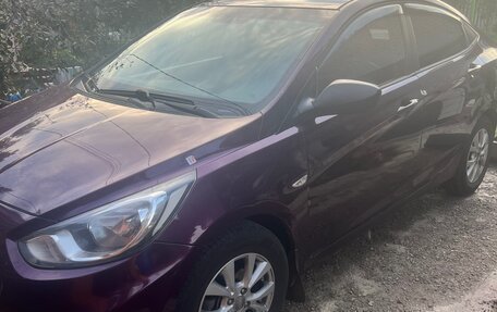 Hyundai Solaris II рестайлинг, 2011 год, 600 000 рублей, 4 фотография