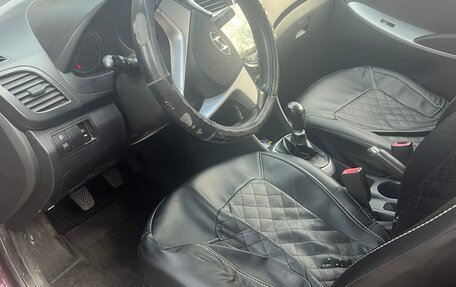 Hyundai Solaris II рестайлинг, 2011 год, 600 000 рублей, 7 фотография