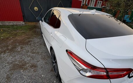 Toyota Camry, 2018 год, 2 500 000 рублей, 4 фотография