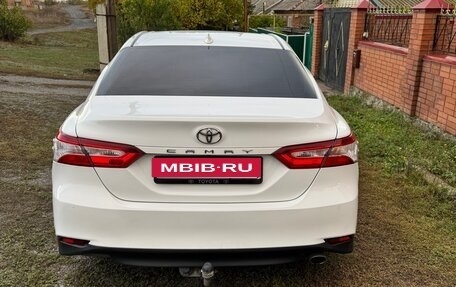 Toyota Camry, 2018 год, 2 500 000 рублей, 2 фотография