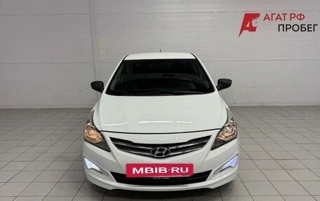 Hyundai Solaris II рестайлинг, 2015 год, 1 050 000 рублей, 2 фотография