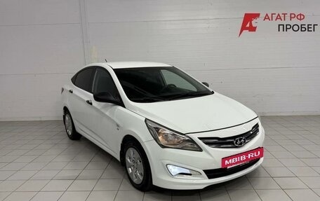 Hyundai Solaris II рестайлинг, 2015 год, 1 050 000 рублей, 3 фотография